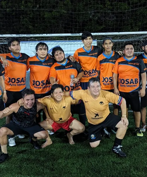 Uniforme personalizado de Fútbol producido por Colonial Creative